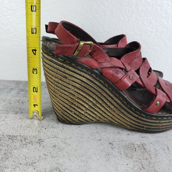 Born 100% Leather Wedge Sandals Strappy Shoes size 8 Y2K Slingback - Picture 13 of 13